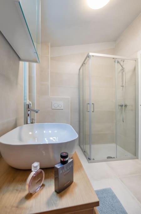 St Jakov Superior Beach Apartment With Free Parking Dubrovnik Bagian luar foto